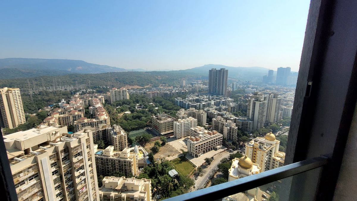 2.5 BHK + Pooja Room,Servant Room,Extra Room,Store Room 1350 Sq.Ft. Apartment in Rustomjee Pinnacle