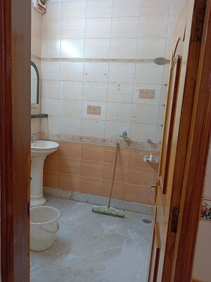 Bathroom in 1 BHK Builder Floor at Lajpat Nagar 4 – for Rent