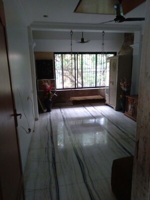 Bedroom in 3 BHK Apartment at Mahim West – for Rent