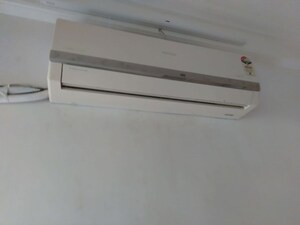 Furnished Amenities in 3 BHK Apartment at Mahim West – for Rent