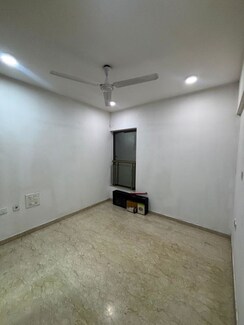 3 BHK + Pooja Room,Servant Room Apartment For Rent in K Raheja Vihar
