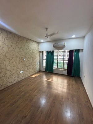 Room in 3 BHK Apartment at K Raheja Vihar, Powai – for Rent
