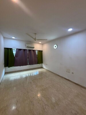Room in 3 BHK Apartment at K Raheja Vihar, Powai – for Rent