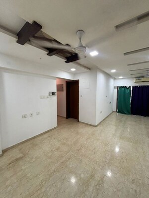Room in 3 BHK Apartment at K Raheja Vihar, Powai – for Rent