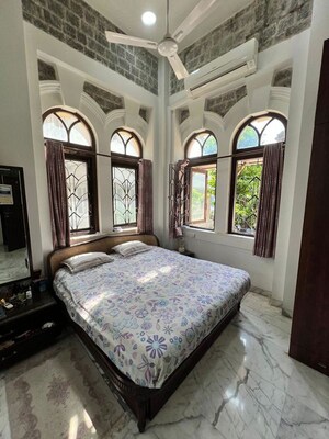 Bedroom in 4 BHK Independent House at Worli – for Rent