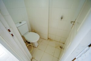Bathroom in 3.5 BHK Apartment at Experion The Heart Song, Sector 108 – for Sale