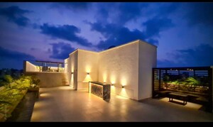 5 BHK Apartment – Exterior View View at Khar West - for Rent