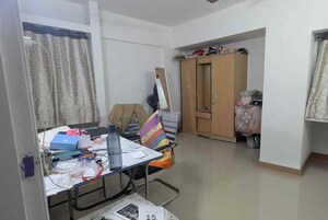 Room in 2 BHK Apartment at Aaeshka Pancard Business Hub, Baner – for Rent