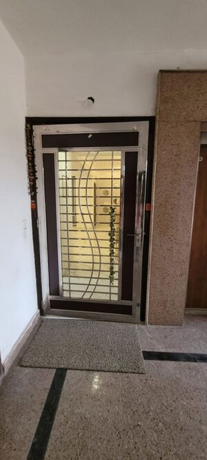 Building Lobby in 3.5 BHK Builder Floor at Rajendra Colony – for Rent