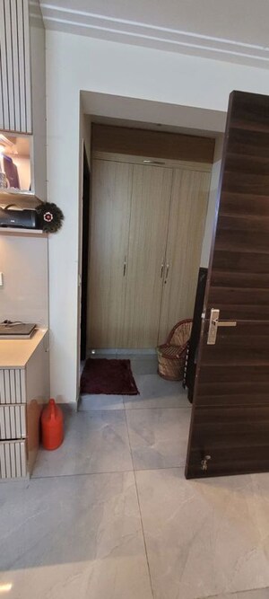 Furnished Amenities in 3.5 BHK Builder Floor at Rajendra Colony – for Rent