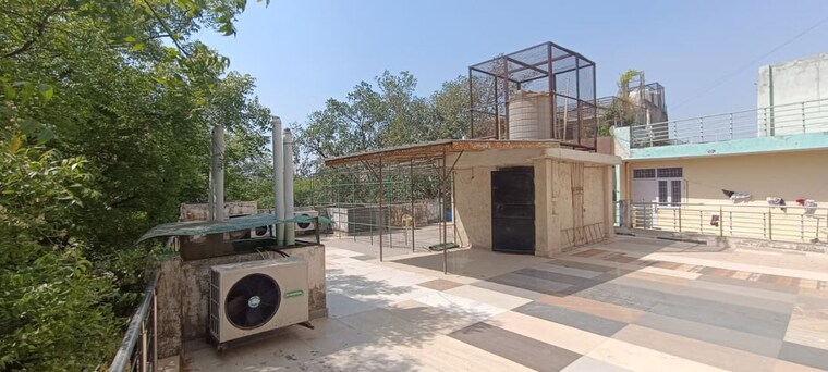 Exterior View, freedom fighters enclave 4 Bedroom 2200 Sq.Ft. Builder Floor In Freedom Fighters Enclave Delhi 10351833