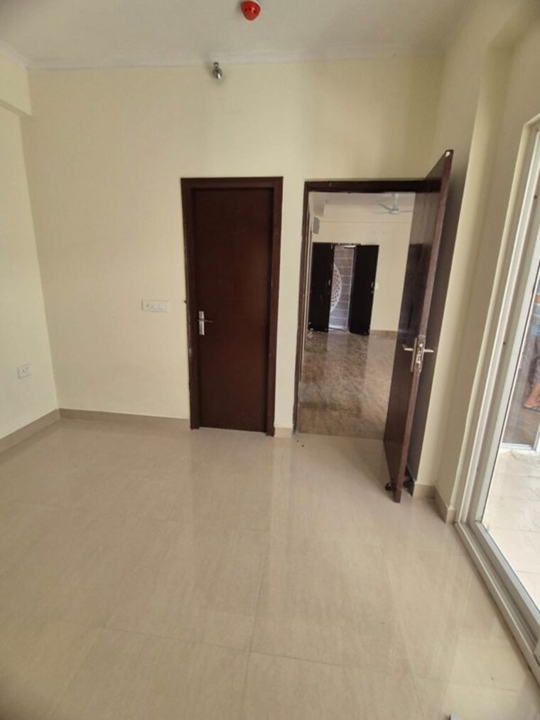 Room, amrapali-riverview 2.5 Bedroom 990 Sq.Ft. Apartment In Amrapali Leisure Valley Greater Noida 10351861
