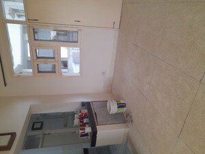 Furnished Amenities in 3.5 BHK Apartment at Oasis Apartments, Sector 55 – for Rent