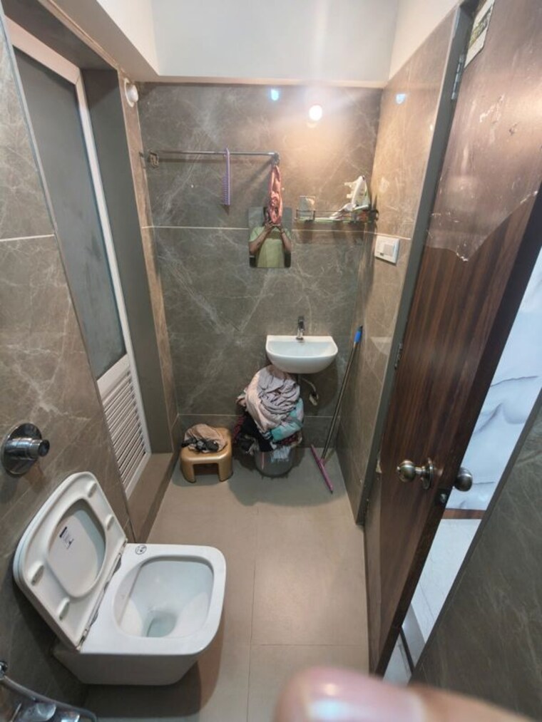 Bathroom, gulmohar-chs-wadala 2 Bedroom 700 Sq.Ft. Apartment In Wadala Mumbai 10351871