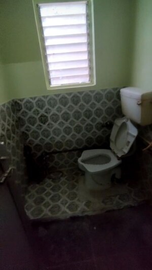 Bathroom in 1 RK Apartment at Amrut Apartment	Matunga East, Matunga East – for Rent