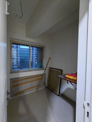 Room in 2.5 BHK Apartment at Siddhachal Phase 5 CHS Ltd, Vasant Vihar – for Rent
