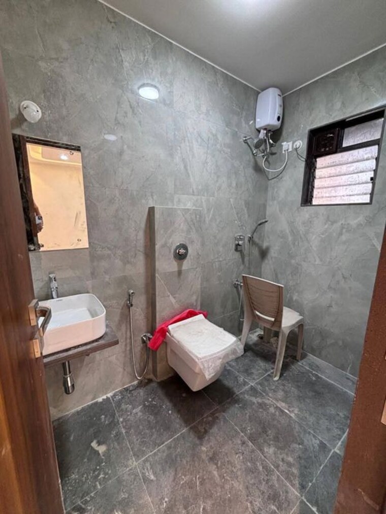 Bathroom, anand-chs-matunga 3 Bedroom 1200 Sq.Ft. Apartment In Matunga East Mumbai 10351920