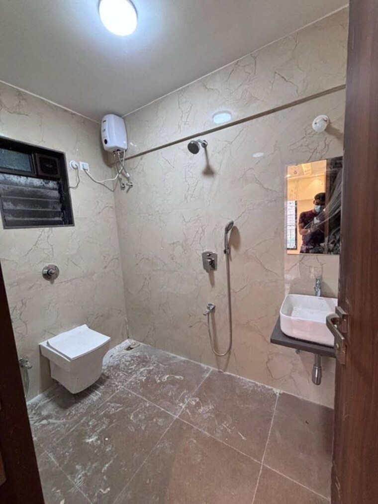 Bathroom, anand-chs-matunga 3 Bedroom 1200 Sq.Ft. Apartment In Matunga East Mumbai 10351920