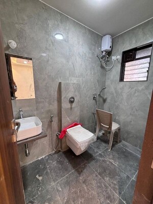 Bathroom in 3 BHK Apartment at Anand CHS Matunga, Matunga East – for Rent