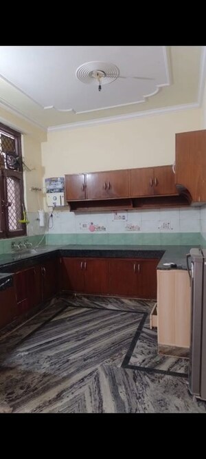 Kitchen in 2 BHK Builder Floor at Sector 31 – for Rent