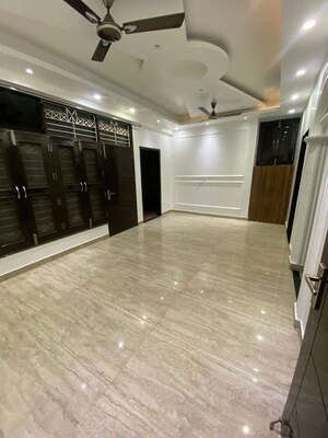 Parking in 2 BHK Apartment at Amrapali Hanging Gardens, Sector 107 – for Rent