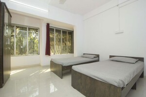 Bedroom in  Pg at Malad West – for Rent