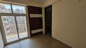 Room in 3 BHK Apartment at Nirala Estate, Tech Zone 4 Greater Noida – for Sale
