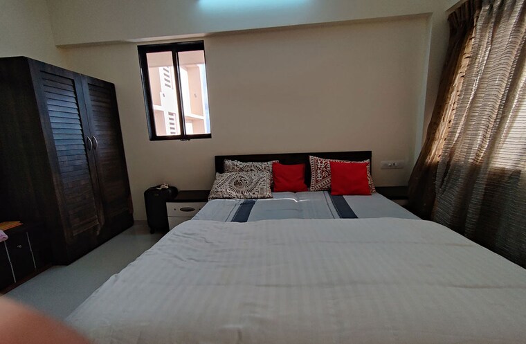 Bedroom, kandivali west Pg For Girls In Kandivali West 10351966