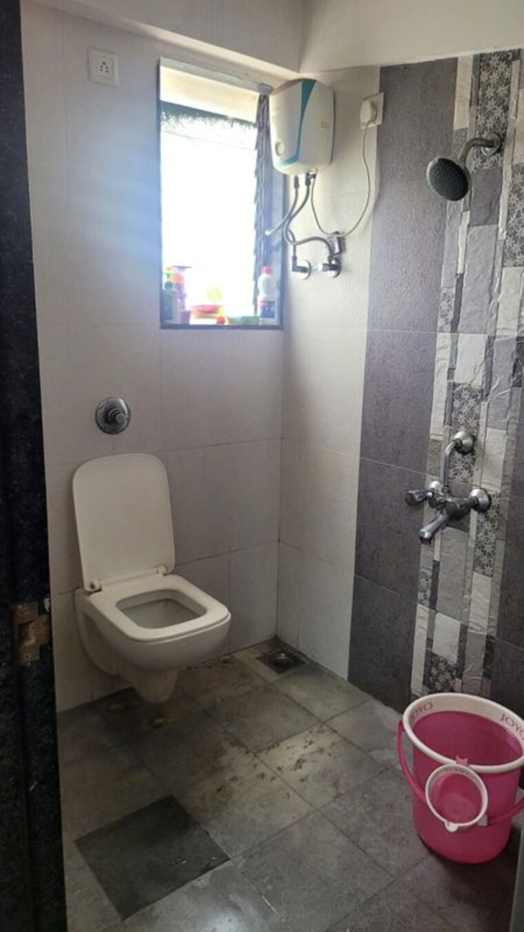 Bathroom, indu-ganesh-chs 2 Bedroom 720 Sq.Ft. Apartment In Sion Mumbai 10351985