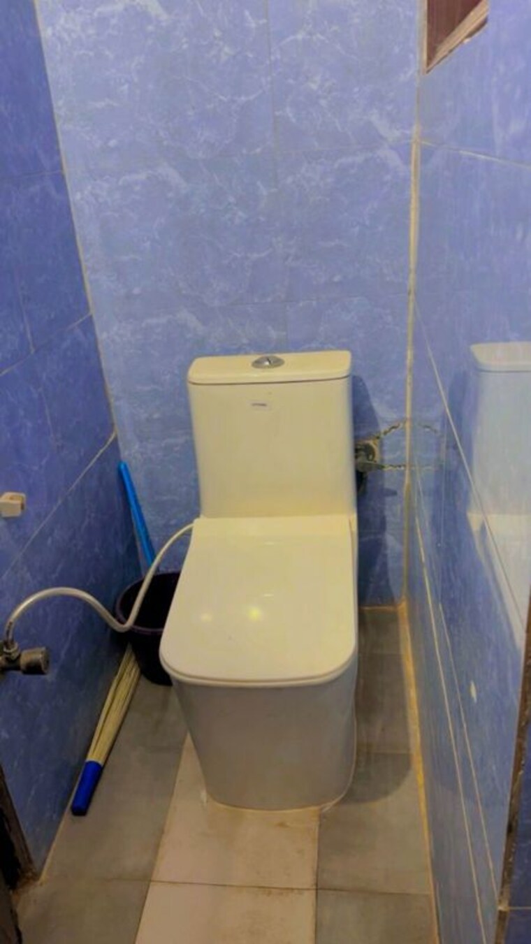 Bathroom, chattarpur 1 Bedroom 450 Sq.Ft. Builder Floor In Chattarpur Delhi 10351994