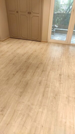 Room in 3 BHK Builder Floor at Jangpura – for Rent