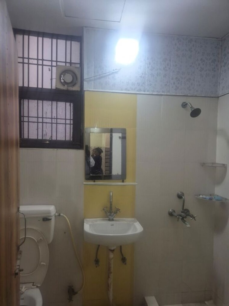 Bathroom, srs-pearl-floors 3 Bedroom 1066 Sq.Ft. Builder Floor In Sector 88 Faridabad 10351998