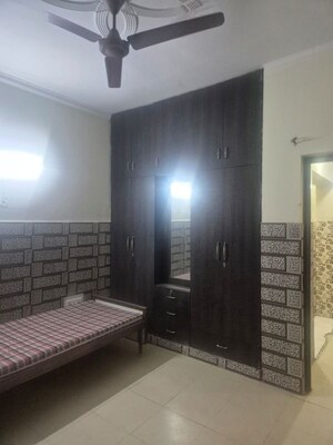 Room in 3 BHK Builder Floor at SRS Pearl Floors, Sector 88 – for Rent