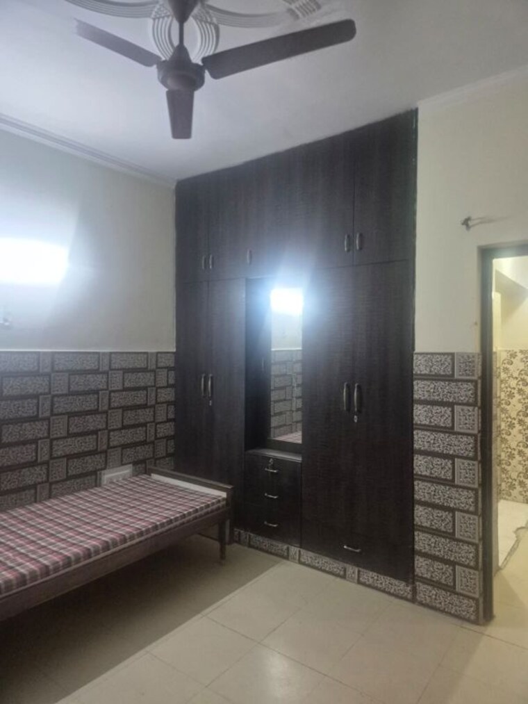 Room, srs-pearl-floors 3 Bedroom 1066 Sq.Ft. Builder Floor In Sector 88 Faridabad 10351998