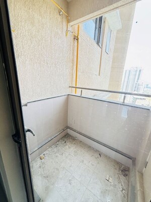 Bathroom in 5 BHK Apartment at Prestige Siesta, Mulund West – for Rent