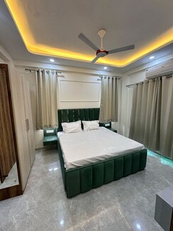 StudioBuilder Floor For Rent in Sector 32