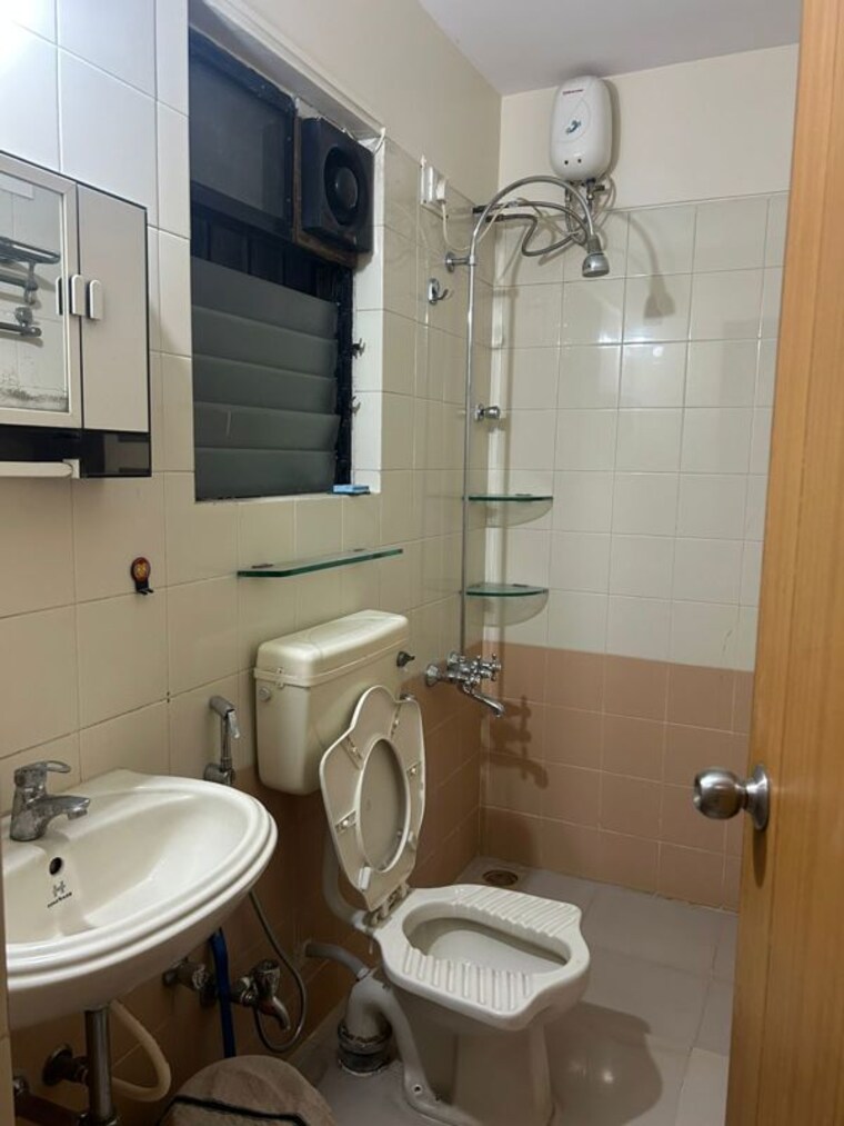 Bathroom, sai-vihar-residency 2 Bedroom 950 Sq.Ft. Apartment In Pashan Sus Road Pune 10352021