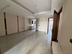 Room in 3 BHK Builder Floor at Anant Raj Ashok Estate, Sector 63a – for Sale
