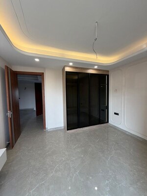 Room in 3 BHK Builder Floor at Anant Raj Ashok Estate, Sector 63a – for Sale