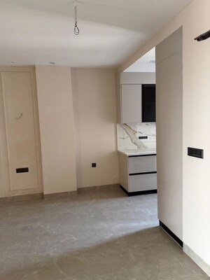 Room in 3 BHK Builder Floor at Anant Raj Ashok Estate, Sector 63a – for Sale