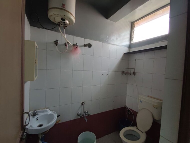 Bathroom, adugodi 3 Bedroom 1500 Sq.Ft. Penthouse In Adugodi Bangalore 10352049