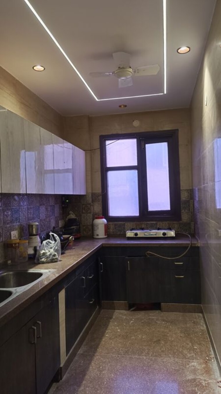 Kitchen, old rajinder nagar 3 Bedroom 880 Sq.Ft. Builder Floor In Old Rajinder Nagar Delhi 10352060