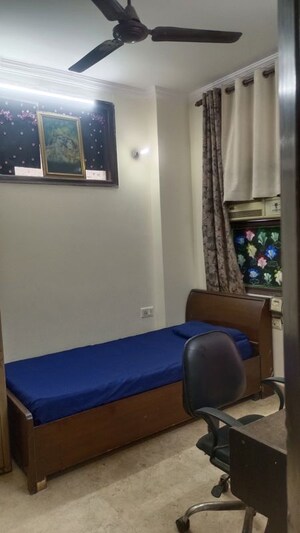 Furnished Amenities in 3 BHK Builder Floor at Old Rajinder Nagar – for Rent