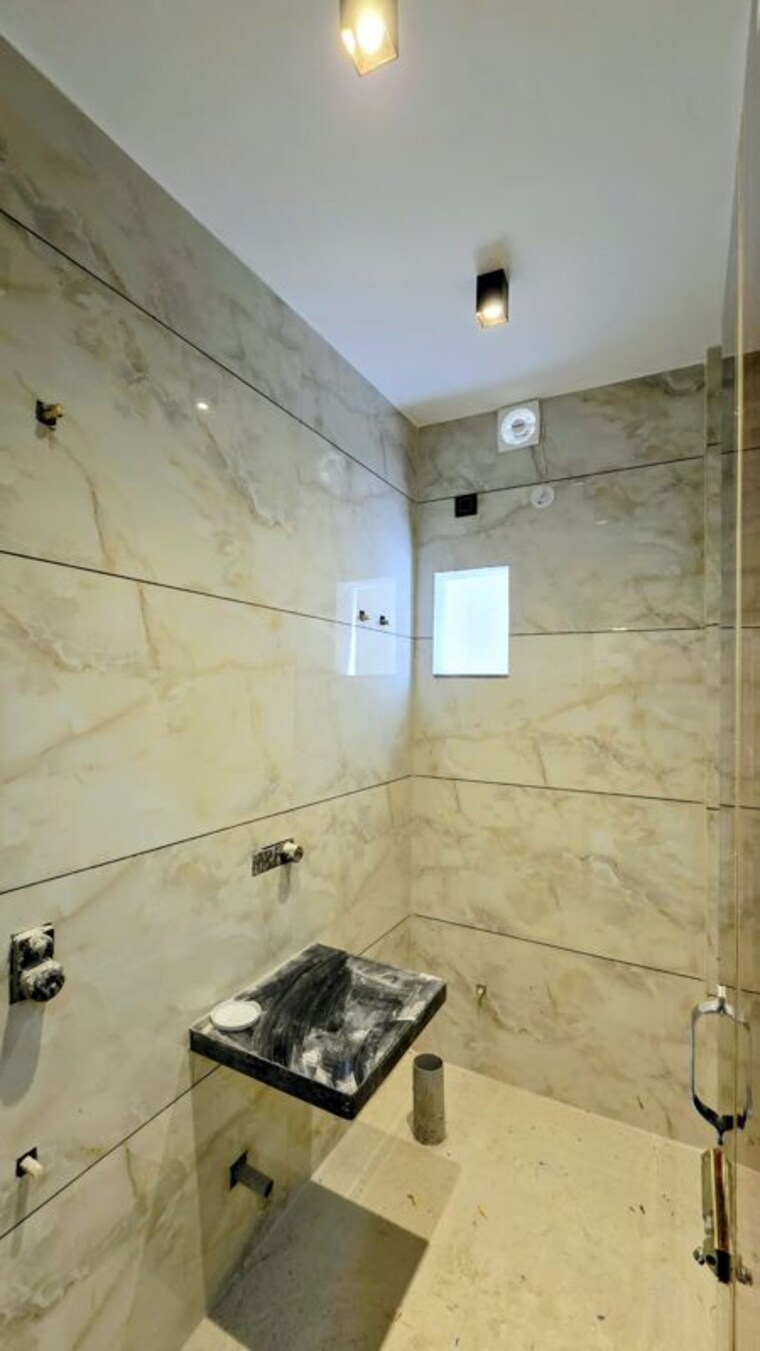 Bathroom, jakhan rajpur road 3 Bedroom 1250 Sq.Ft. Builder Floor In JakhaN Rajpur Road Dehradun 10352077