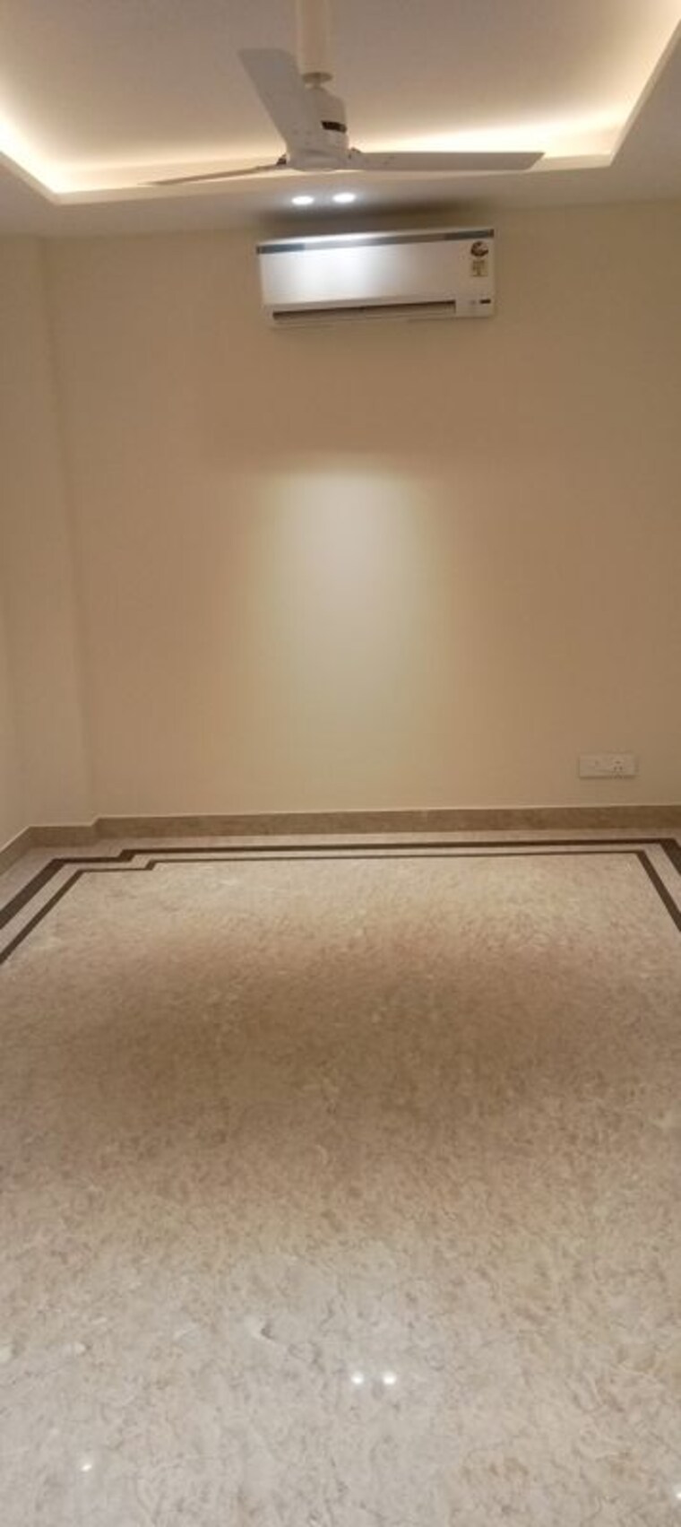 Room, green park 4 Bedroom 500 Sq.Yd. Builder Floor In Green Park Delhi 10352089