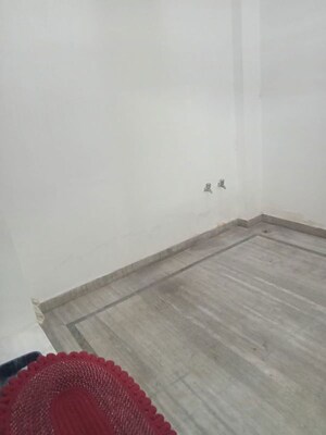  Shop For Rent in Maulviganj