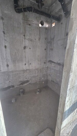 Bathroom in 4 BHK Apartment at Piramal Mahalaxmi, Mahalaxmi – for Sale