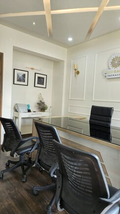 Office Space For Rent in Vibhuti Khand