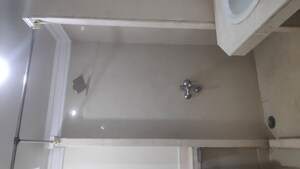 Room in 2 BHK Apartment at Hiranandani Gardens Eldora, Powai – for Rent
