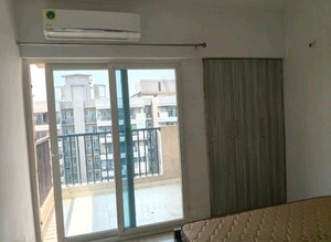 Room in 2 BHK Apartment at Gaur Atulyam, Omicron I Greater Noida – for Rent